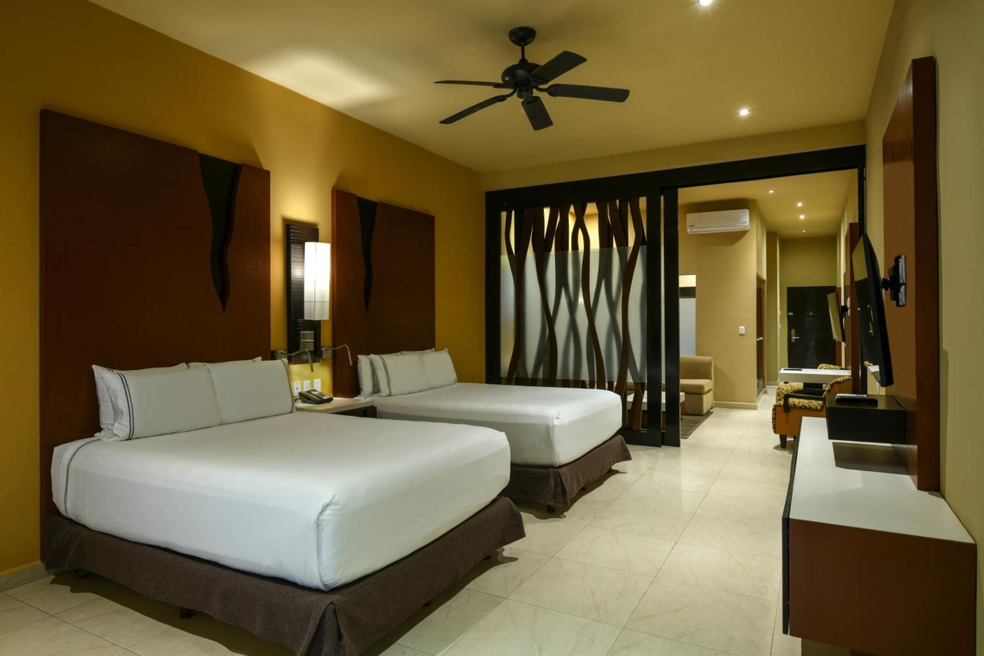 Generations Riviera Maya Family Resort Catamaran, Water Park & More Inclusive 푸에르토 모렐로스 외부 사진